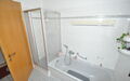 mit Wanne und Dusche