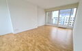 großes, helles Schlafzimmer